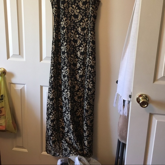 Beautiful dressy dress - Picture 2 of 6